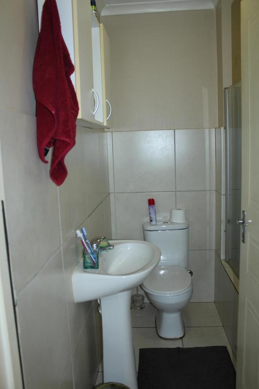 2 Bedroom Property for Sale in Buhrein Western Cape